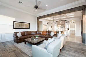 Smart TV, fireplace, books, stereo