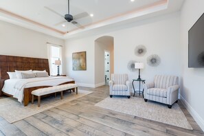 4 dormitorios, tabla de planchar con plancha, wifi y ropa de cama