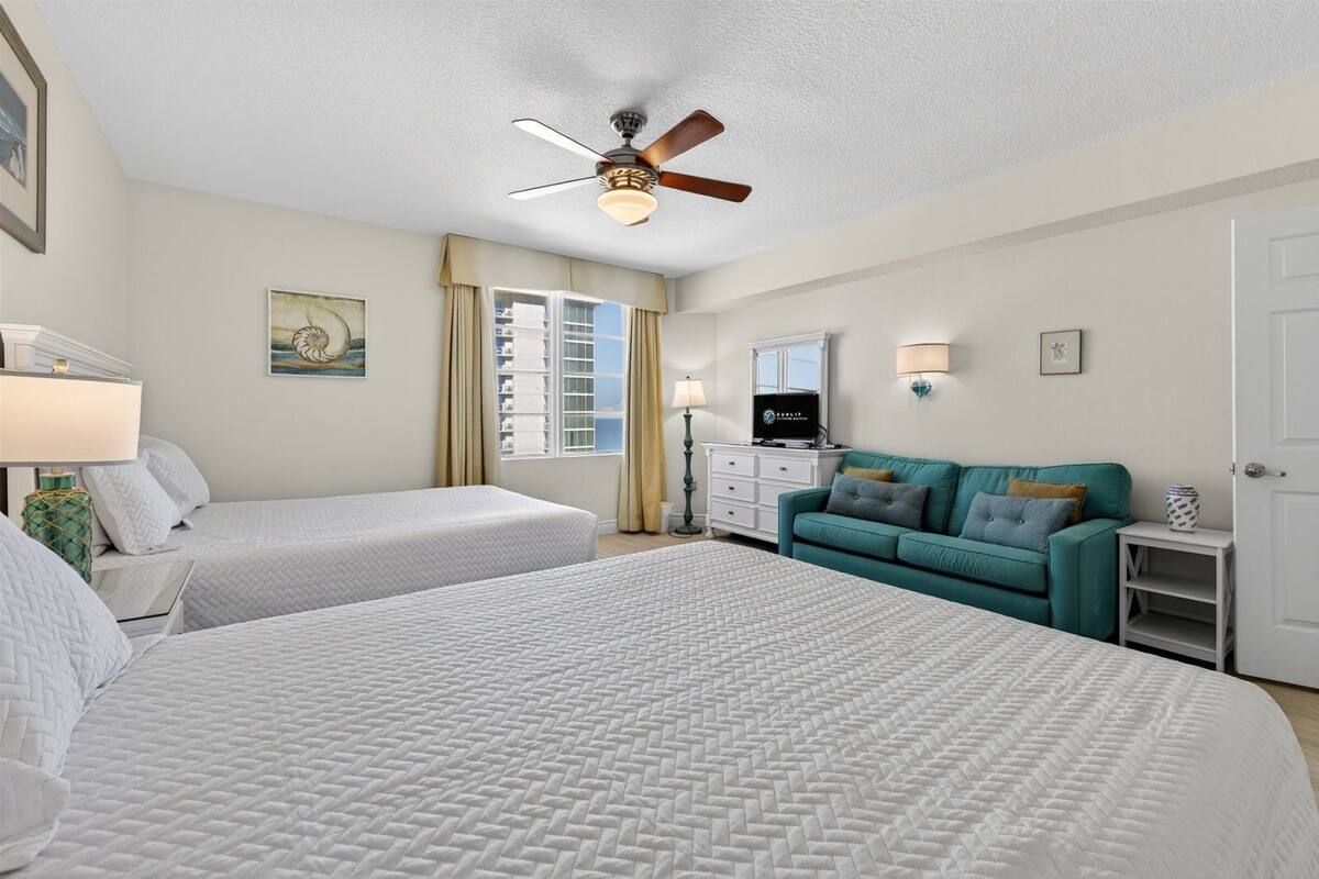 Condo (Unit 2430) | Tina de hidromasaje