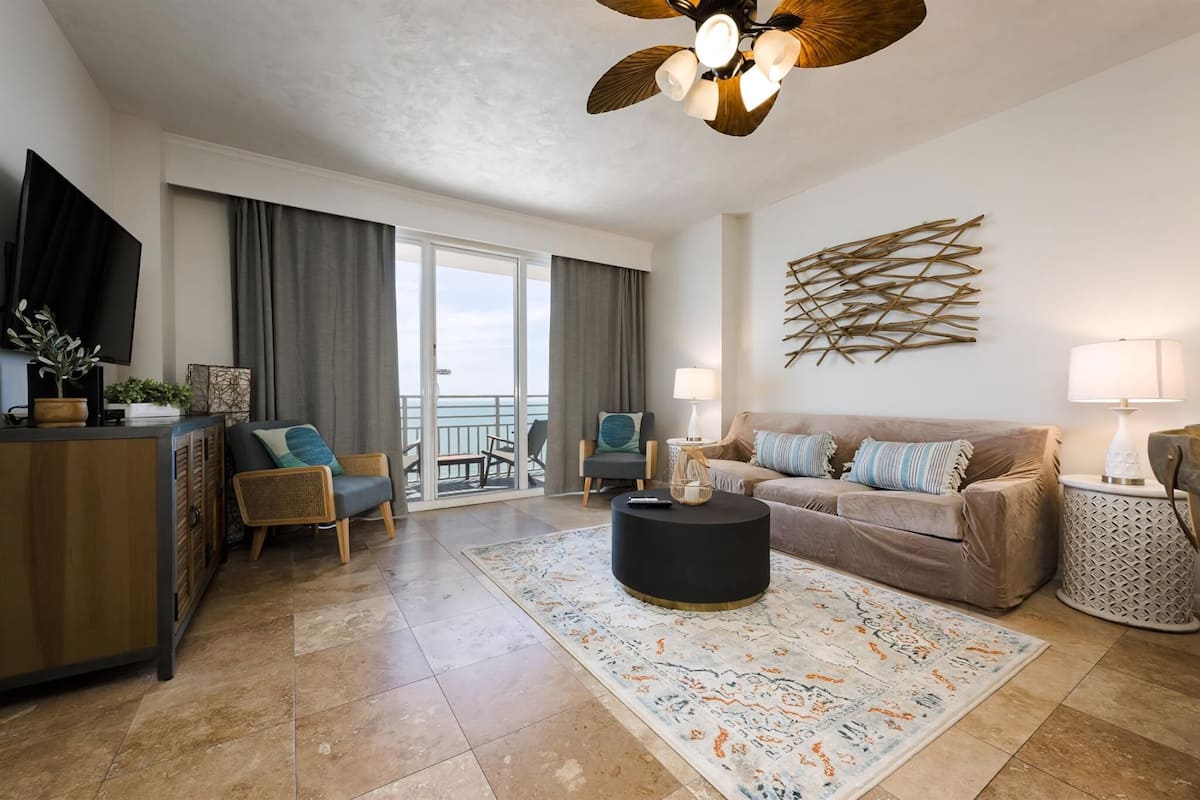 Condo (Unit 1604) | Dining