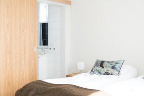 Verdunkelungsvorhänge, kostenloses WLAN, Bettwäsche, Rollstuhlgeeignet