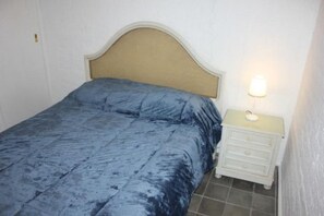 Cabana família, 2 quartos, vista para o jardim | 2 quartos, escrivaninha