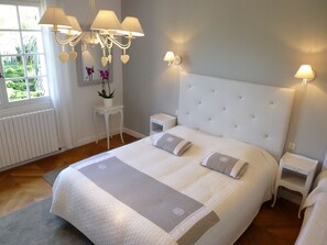 Superior-Doppelzimmer, mit Bad, Gartenblick | Individuell dekoriert, kostenloses WLAN, Bettwäsche