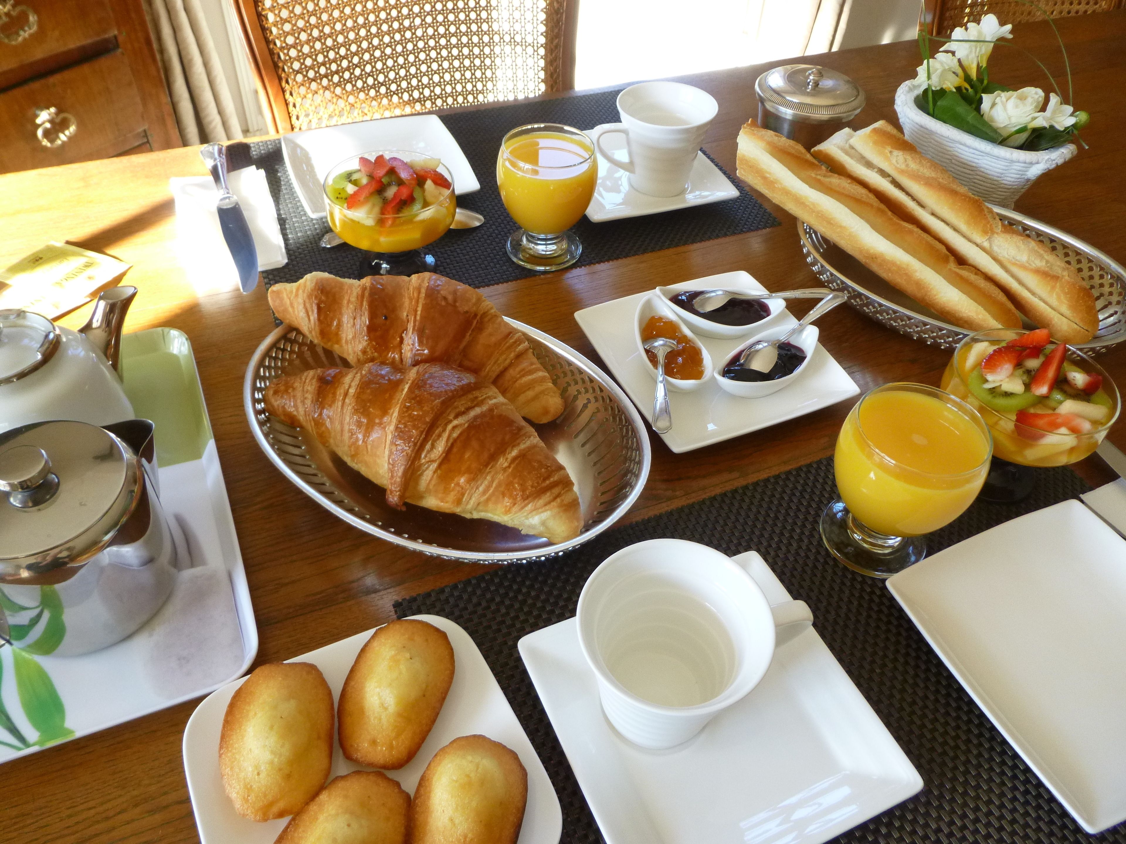 Δωρεάν ευρωπαϊκό πρωινό καθημερινά 