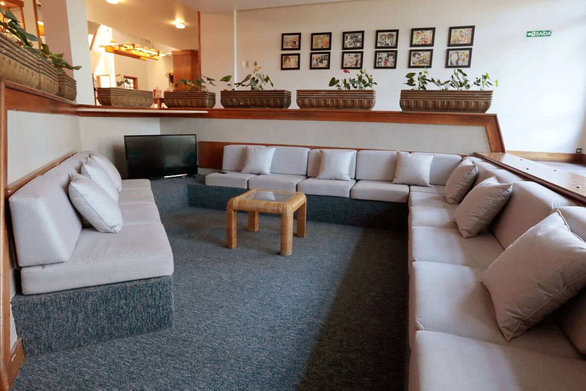 32-inch lcd tv with cable channels, tv, toys