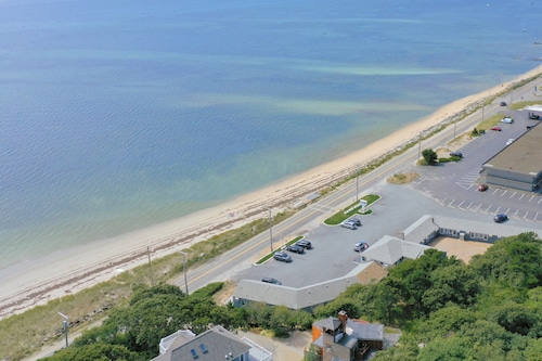 Breakwater Hotel