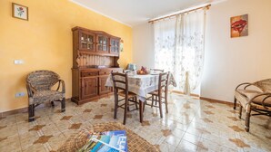 Apartment, 4 Bedrooms | In-room dining - Casa Collodi (Dorgali)