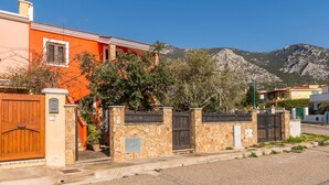 Unclassified image, 4 of 22, button - Casa Arancio (Dorgali)
