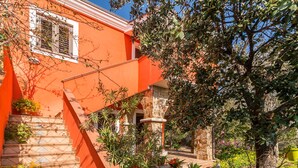 Unclassified image, 5 of 22, button - Casa Arancio (Dorgali)