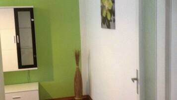 Deluxe Apartment | Room amenity