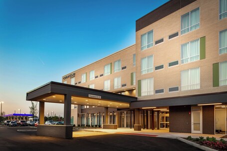 Courtyard by Marriott Indianapolis West Speedway - Image 20