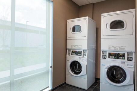 Courtyard by Marriott Indianapolis West Speedway - Image 22