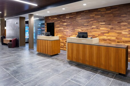 Courtyard by Marriott Indianapolis West Speedway - Image 4