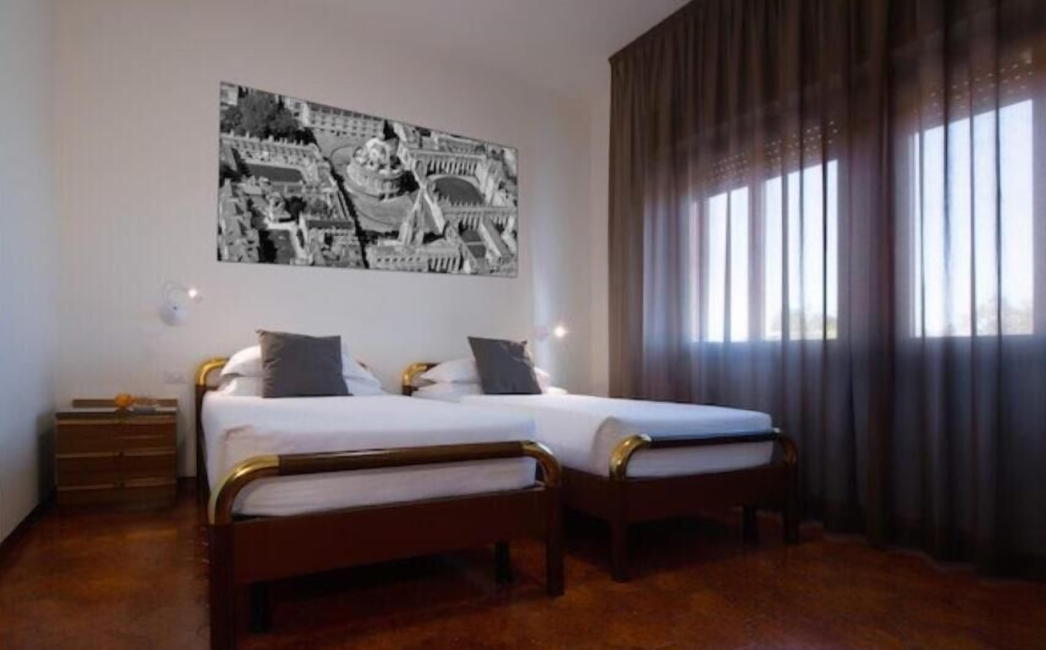 Minibar, caja de seguridad en la habitación, escritorio y wifi gratis 