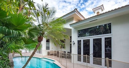 Beautiful Home in Lighthouse Point