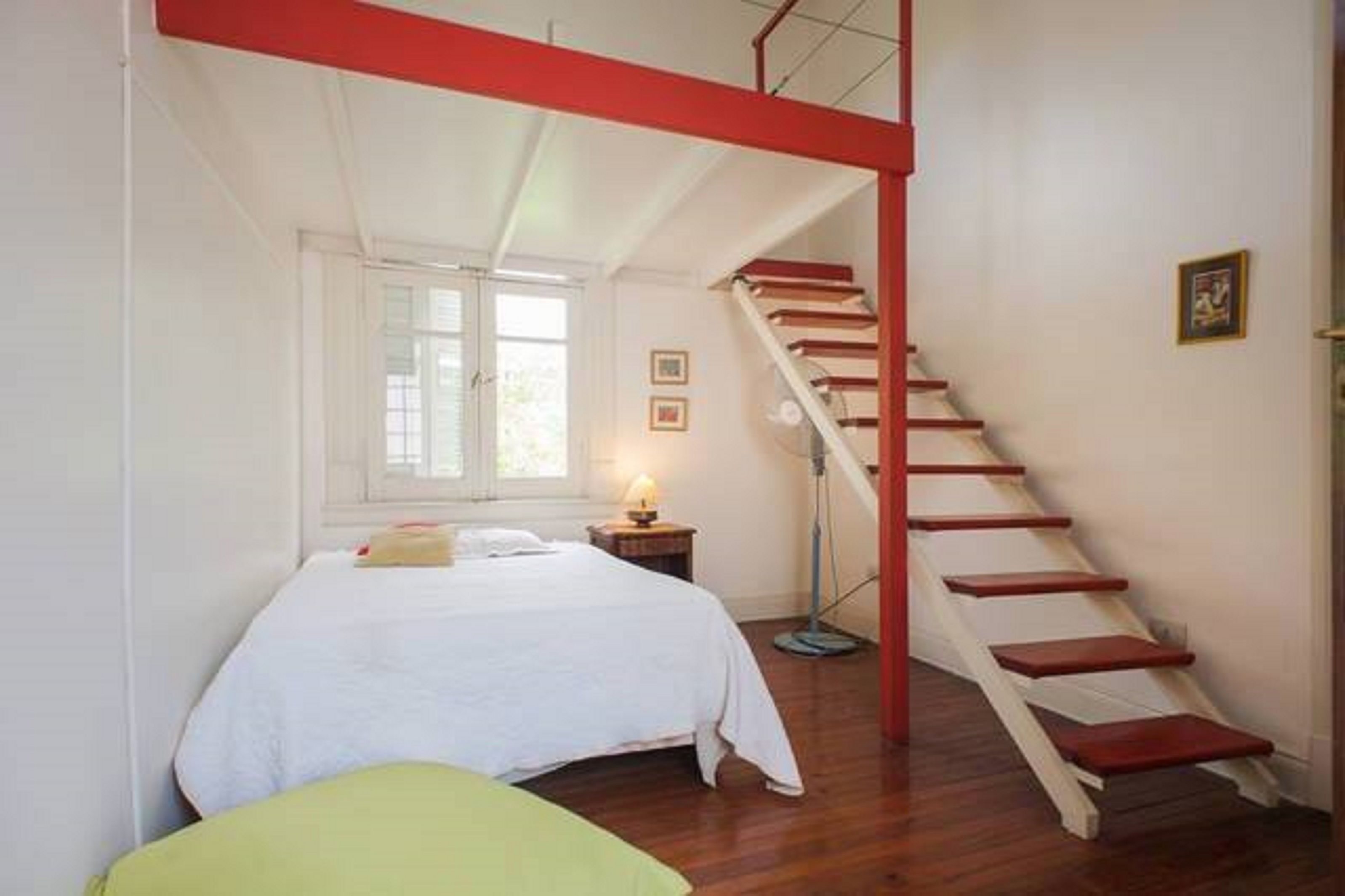 Luminous Room Loft | 布置獨特、熨斗/熨衣板、免費無線上網、床單