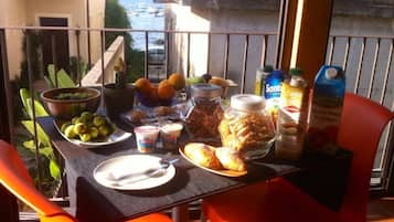 Free daily local cuisine breakfast