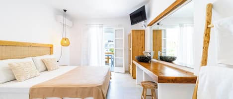 Habitación clásica con 1 cama matrimonial o 2 individuales, balcón | Insonorización, tabla de planchar con plancha y wifi gratis