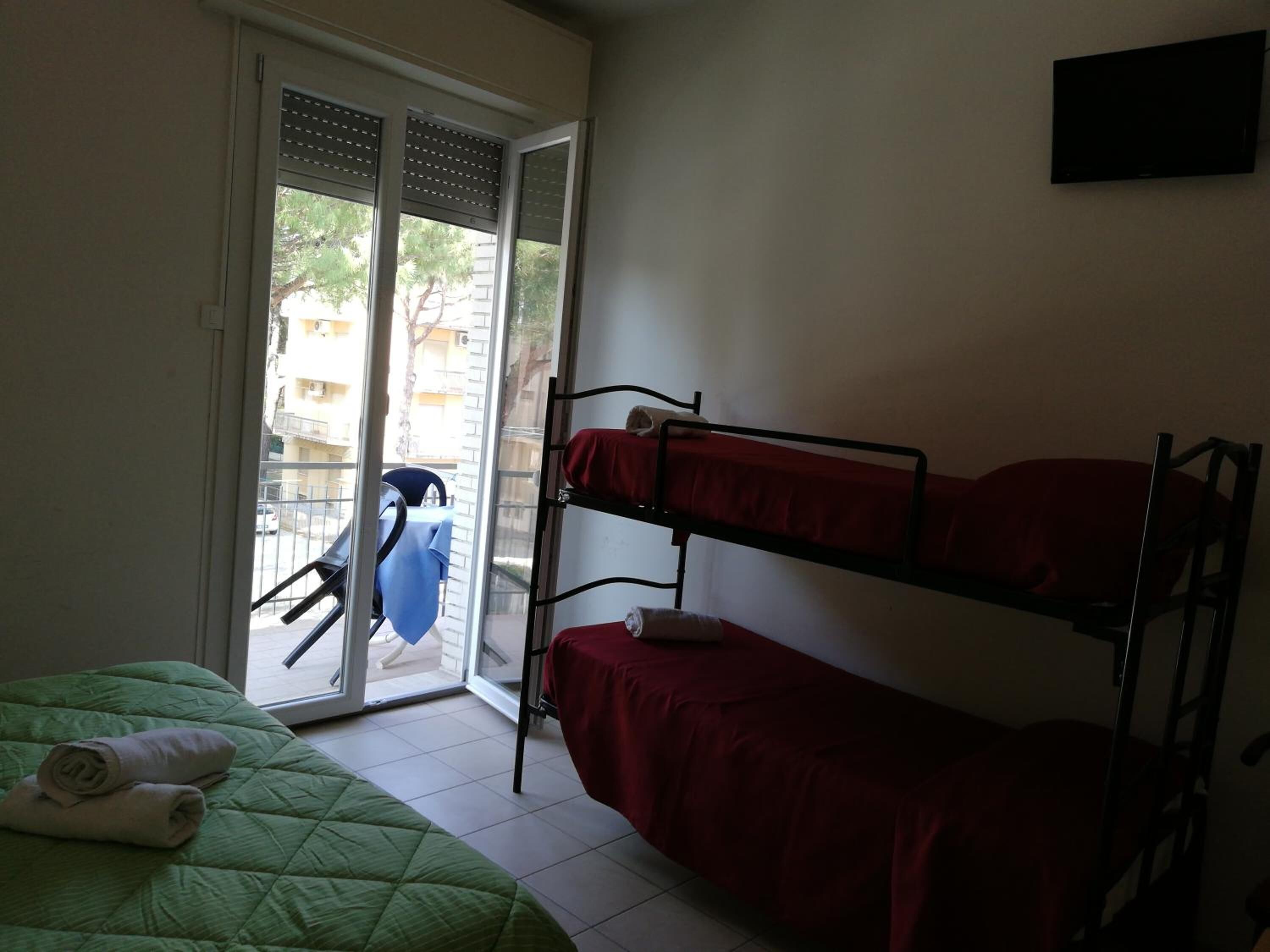 premium bedding, in-room safe, desk, free cots/infant beds