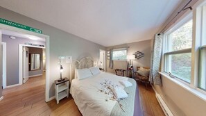 House, Multiple Beds, Mountain View (Silver Spring Chalet) | 1 bedroom, free WiFi, bed sheets