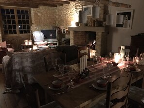 Dining - Fantastic holiday home with a private pool and wonderful views of the Dordogne (Bézenac)