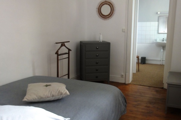 2 bedrooms, iron/ironing board, travel crib, free WiFi