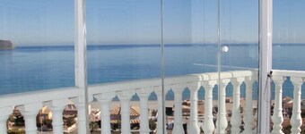 2 dormitorios en la planta superior + 90m2 de solarium privado 