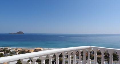 2 bedrooms on the top floor + 90m2 of private solarium