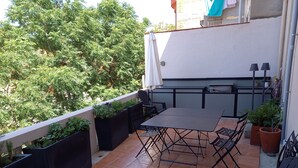 屋外ダイニングエリア