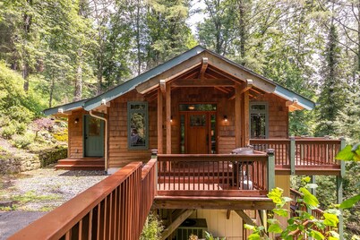 Peace of Mind - Pet Friendly Mountain Home, 2 sided Fireplace 15 minutes to Boone!