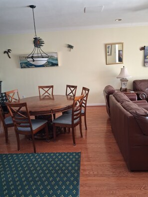 Dining - Immaculate townhome with many amenities and views. (Selbyville)