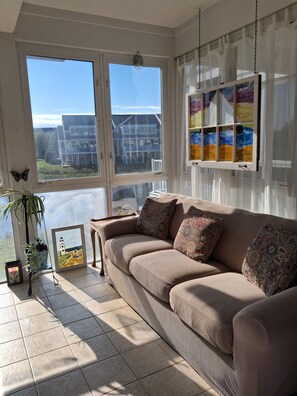 Smart TV, DVD player - Immaculate townhome with many amenities and views. (Selbyville)