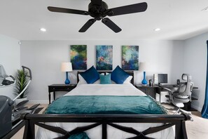 3 Schlafzimmer, Schreibtisch, Bügeleisen/Bügelbrett, Reisekinderbett