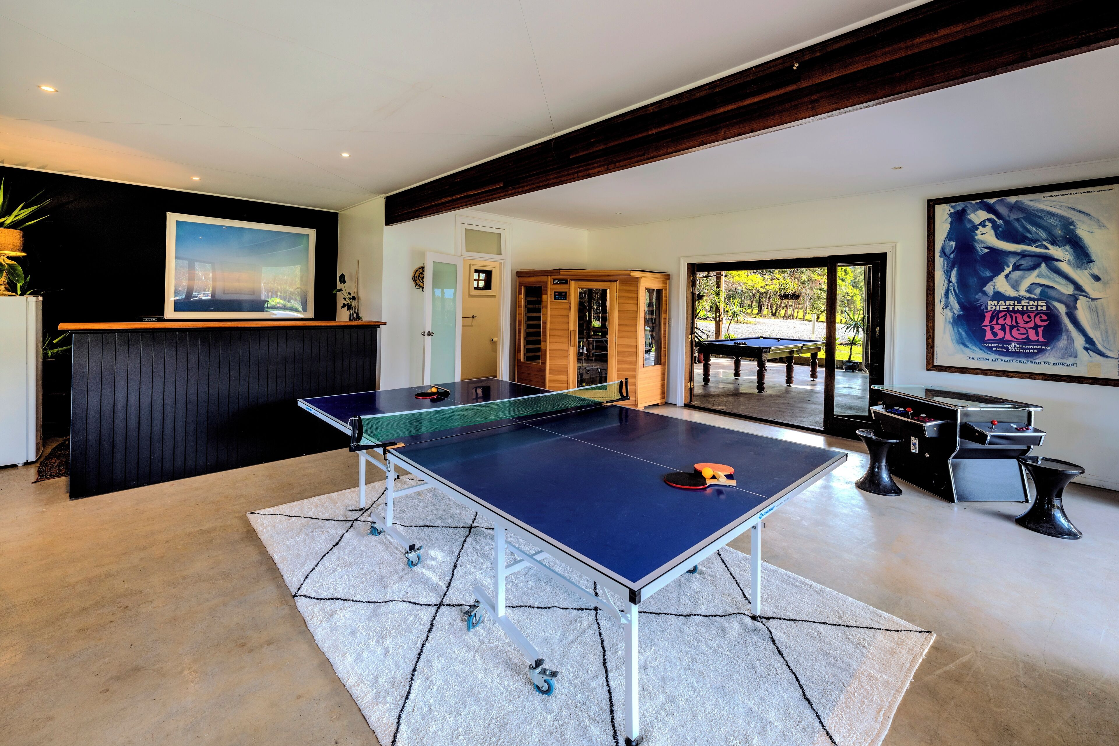 Perhetalo, 6 makuuhuonetta, valtamerinäköala | Oleskelualue | 36–tuumainen taulutelevisio, jossa kaapelikanavat