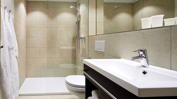 Shower, free toiletries, hair dryer, towels