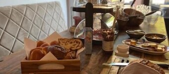 โฮสเทเลอเรีย ฮอร์สต์