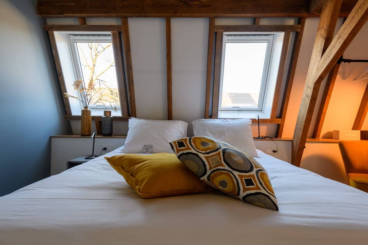 Habitación doble Deluxe | Cortinas blackout, insonorización, wifi gratis y ropa de cama
