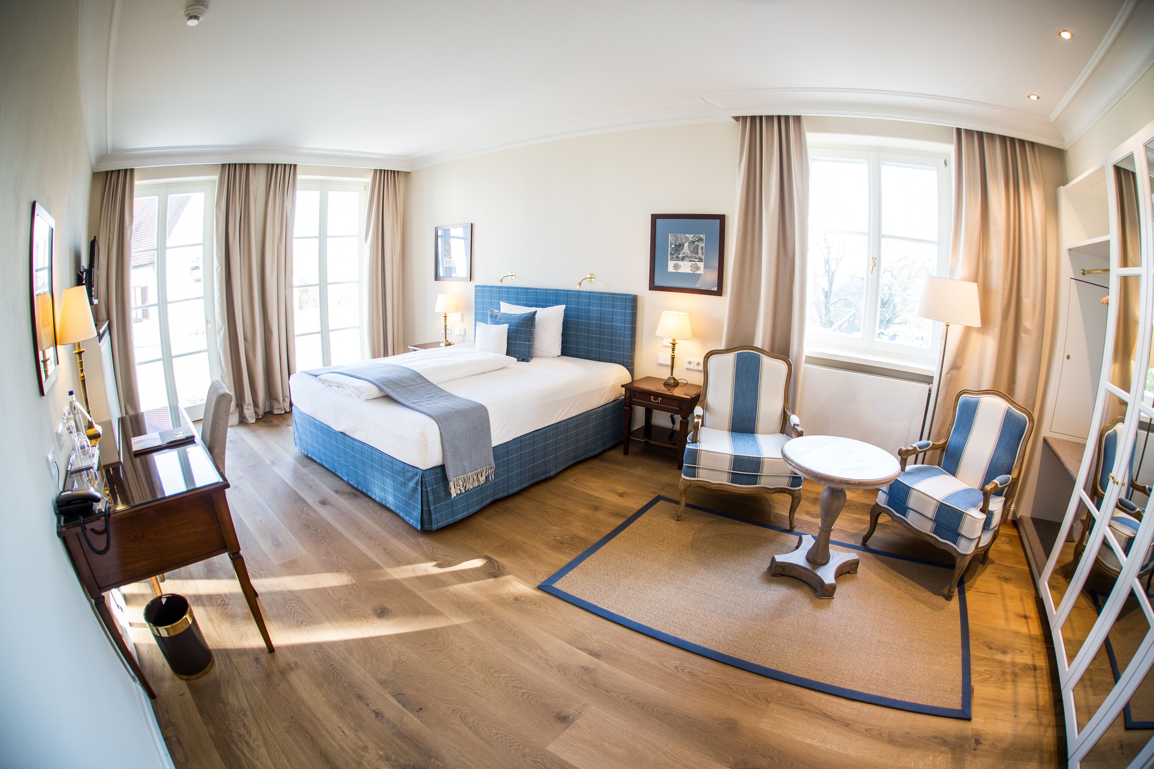 double room, accessible | 1 bedroom, minibar, in-room safe, desk