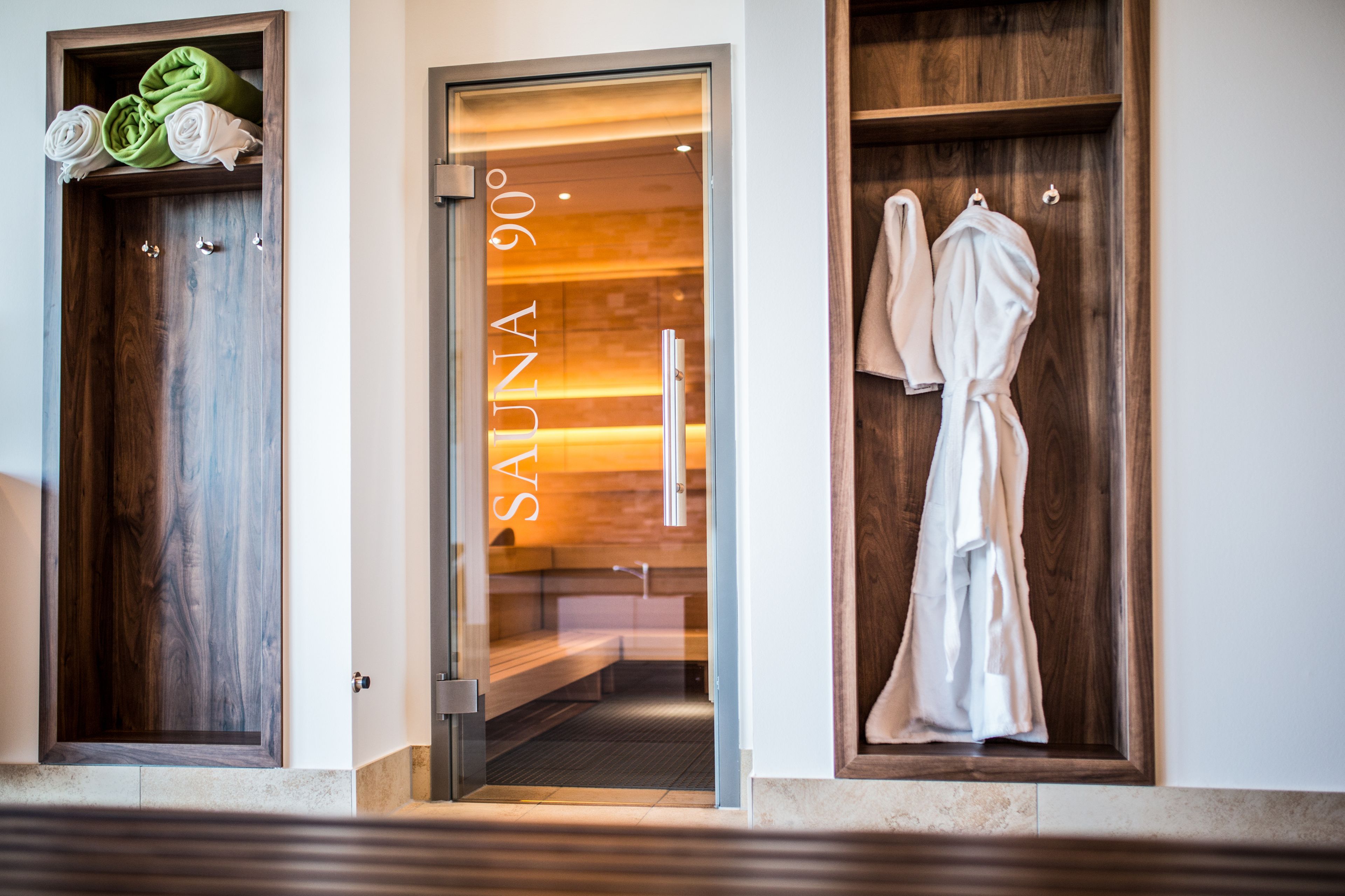 sauna, steam room, body treatments, body wraps, body scrubs, facials