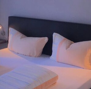 Bộ đồ giường kháng dị ứng, bàn, phòng cách âm 