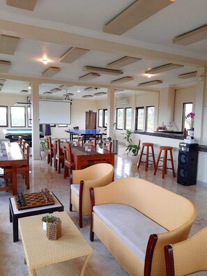 Restaurant - Medewi Manor (Mendoyo)