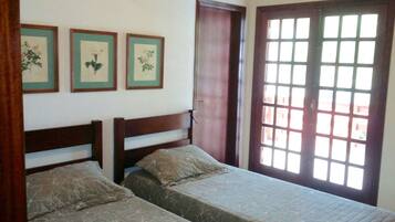 5 quartos, ferros/tábuas de passar roupa, Wi-Fi de cortesia