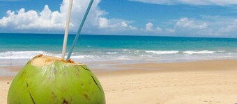 FOOT ON THE BEACH in Guaecá - 4 suites gated community - 24 h security - wi fi on the beach