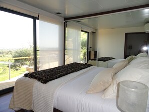 3 bedrooms, iron/ironing board, free WiFi, bed sheets - Stunning 3 bedroom en-suite house in farm with pool (Estoi)