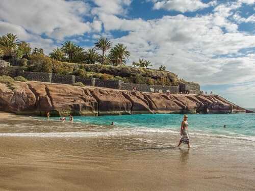 Lovely 2 bedroom apartments with sea view, air conditioning and  Wi-Fi 