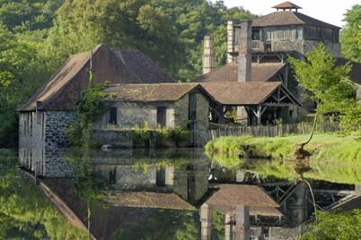 Jumilhac le grand- House of character with garden