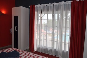 3 Schlafzimmer, Zimmersafe, Bügeleisen/Bügelbrett, WLAN