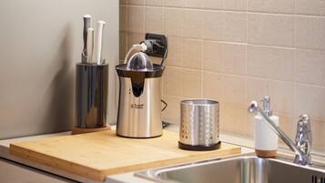 Micro-ondes, lave-vaisselle, cafetiĂšre/bouilloire