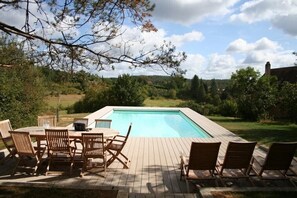 Alberca al aire libre y alberca climatizada