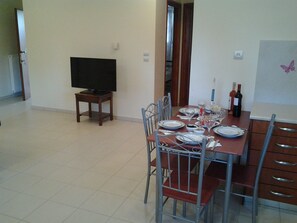 Dining - father's house in kissamos (Korfalonas)